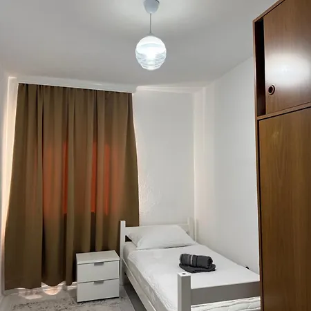 Estelle * Mostar